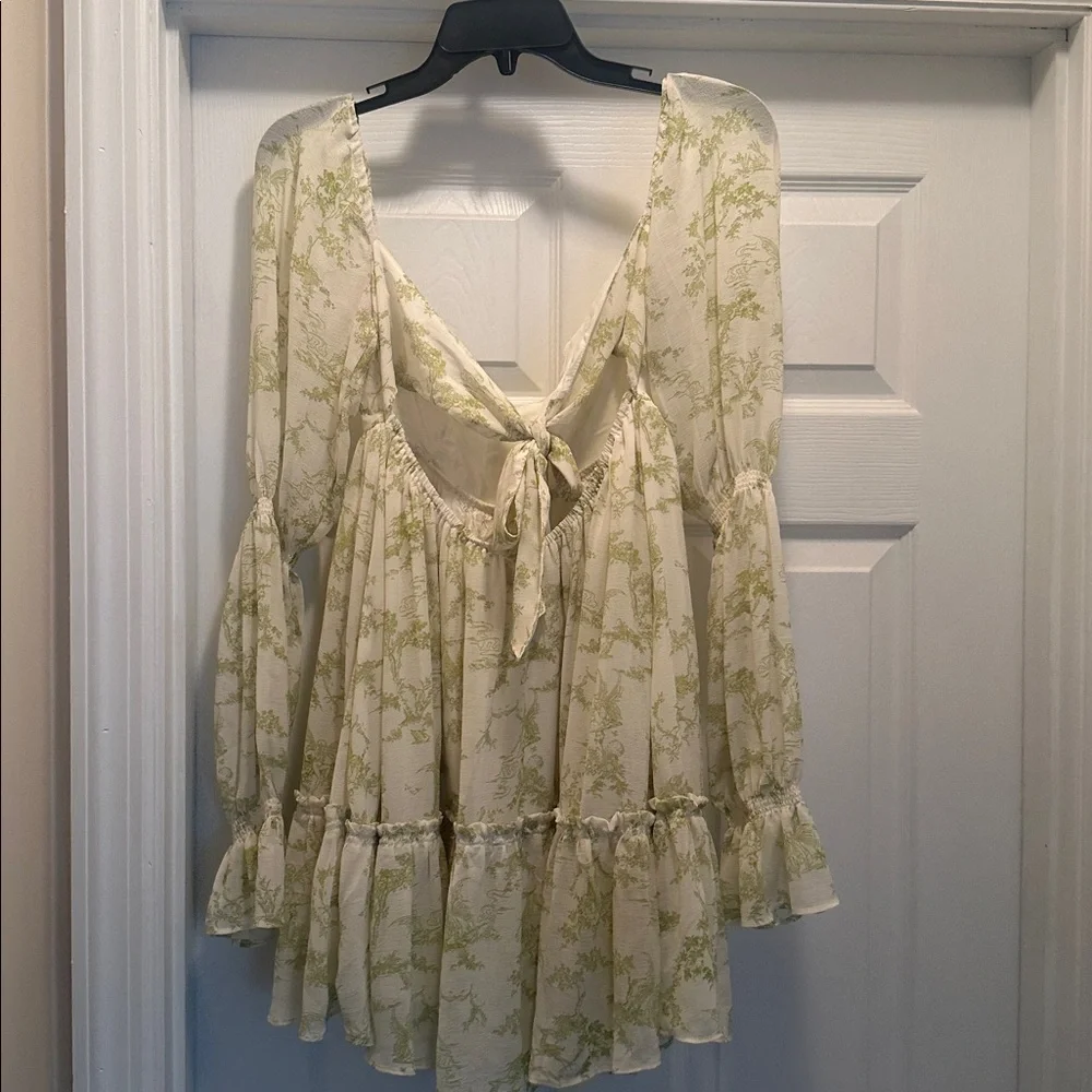 Urban Outfitter Lannette Long Sleeve Mini Dress
Small - Picture 3 of 4